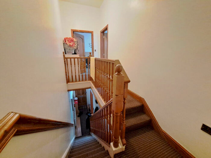 3 Bedroom Terraced House To Rent In Mossley Road, Ashton-under-lyne, OL6