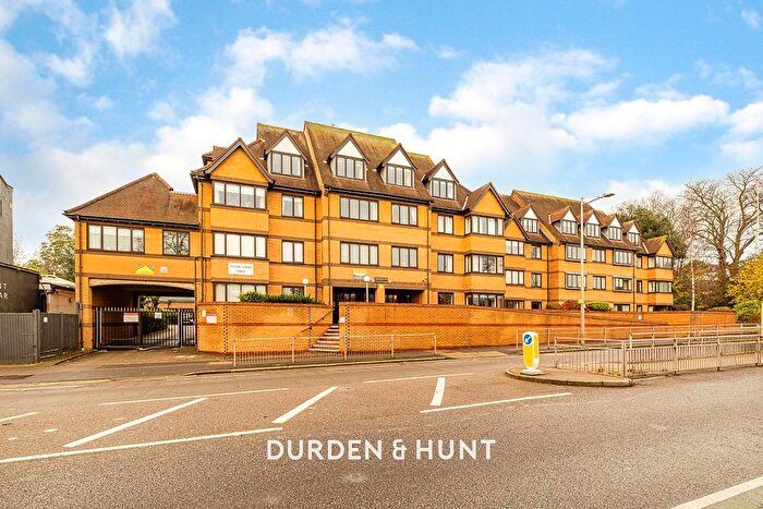 1 Bedroom Property For Sale In High Road, South Woodford, E18