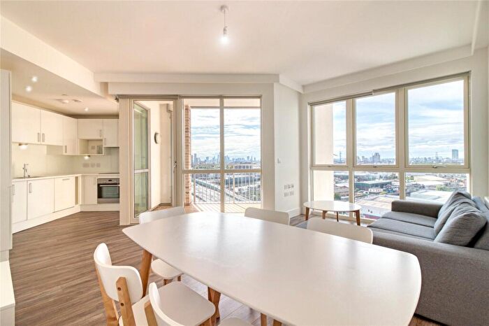 2 Bedroom Flat To Rent In Argo Apartments, Silvertown Way, E16