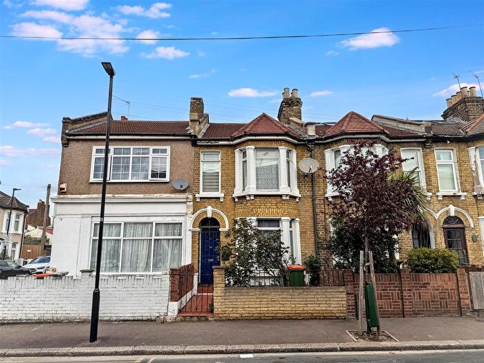 3 Bedroom Terraced House For Sale In Albert Square, London, E15