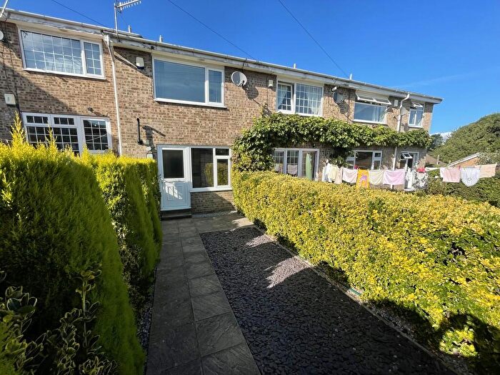 2 Bedroom Town House To Rent In New Park Way, Farsley, LS28