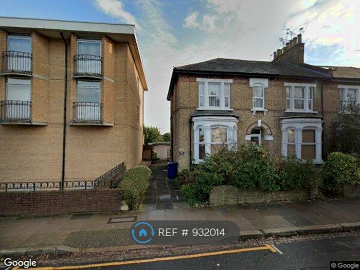 3 Bedroom Flat To Rent In Sunny Gardens Road, London, NW4