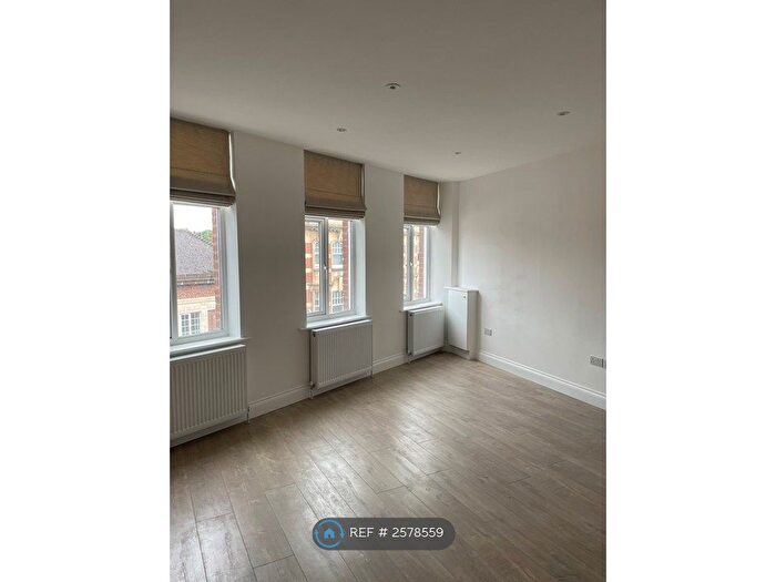 1 Bedroom Flat To Rent In York Street, Twickenham, TW1