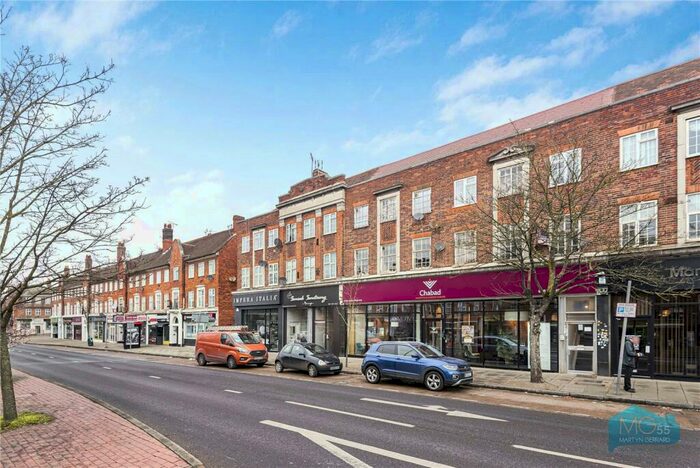 2 Bedroom Apartment To Rent In The Market Place, Falloden Way, London, NW11