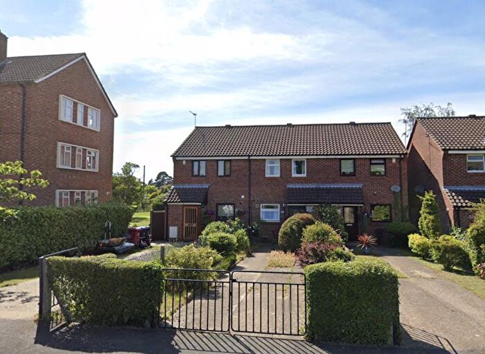 2 Bedroom End Of Terrace House For Sale In Grenville Close, Slough, SL1
