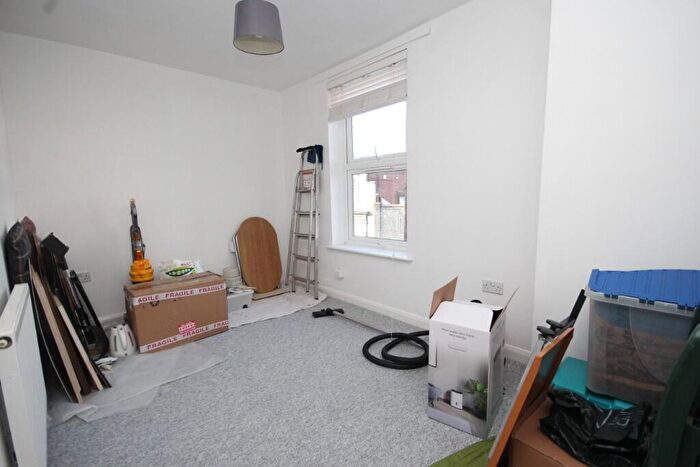 1 Bedroom Flat To Rent In Tregonwell Road, Bournemouth, Dorset, BH2