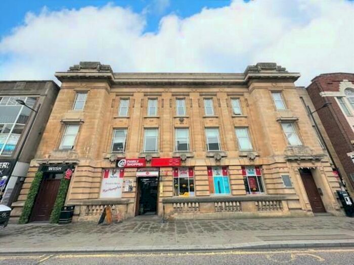 3 Bedroom Flat To Rent In St. Giles Street, Northampton, NN1