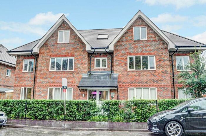 1 Bedroom Flat To Rent In Gilletts Lane, High Wycombe, HP12