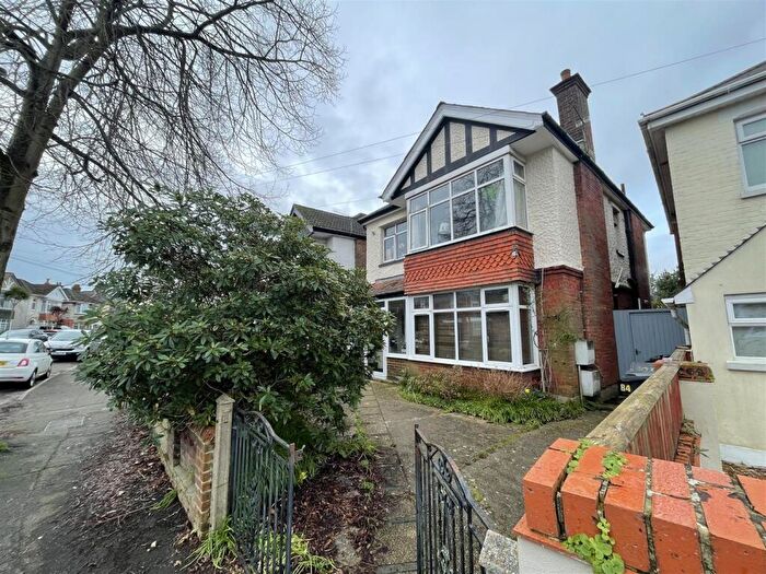 2 Bedroom Flat For Sale In Edgehill Road, Bournemouth, BH9