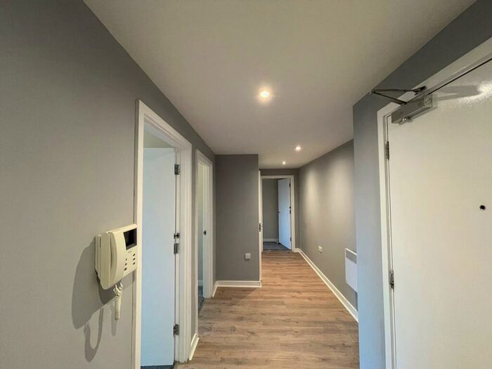 3 Bedroom Apartment To Rent In Borland Road, Peckham, London, SE15