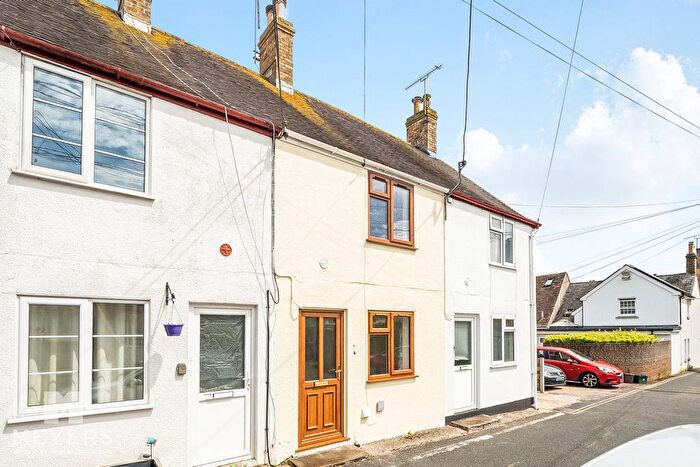 2 Bedroom Terraced House For Sale In New Street, Wareham, BH20