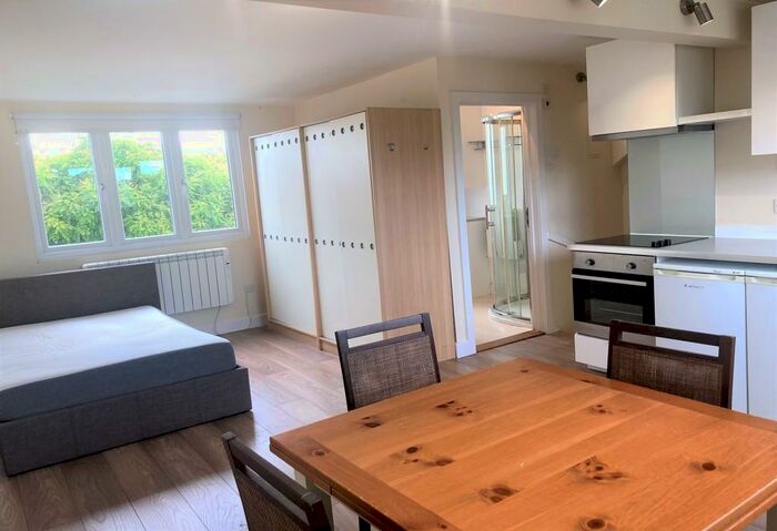 Studio To Rent In Albert Road, Mitcham, Surrey, CR4