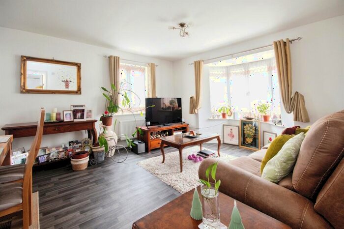 1 Bedroom Flat For Sale In Batchelor Way, Downton, Salisbury, SP5