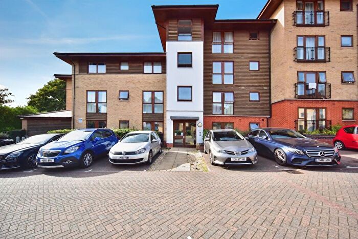 2 Bedroom Apartment For Sale In Coral Park, Maidstone, ME14