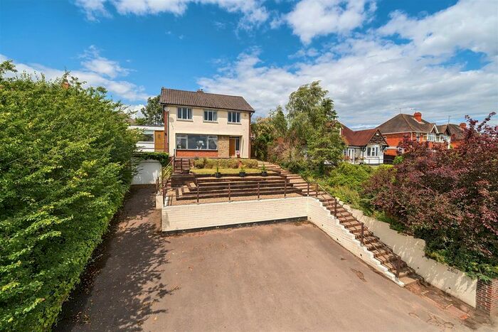 4 Bedroom Detached House For Sale In Henley Road, Caversham, Reading, RG4