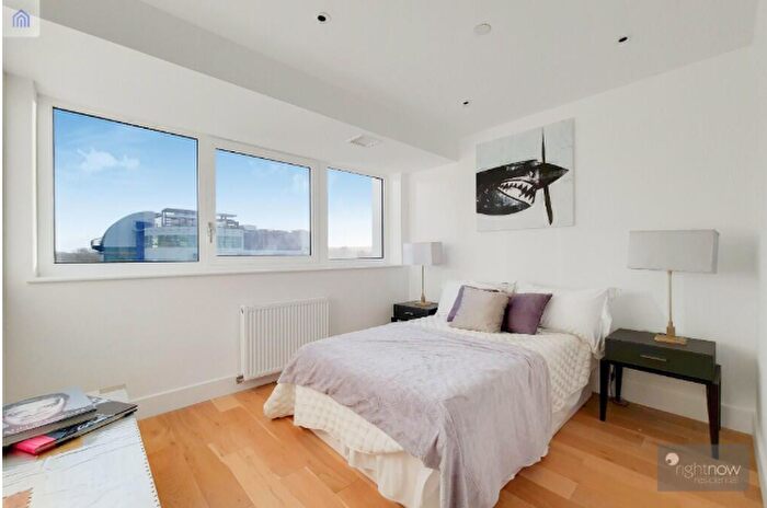 2 Bedroom Flat To Rent In The Residences, CR0