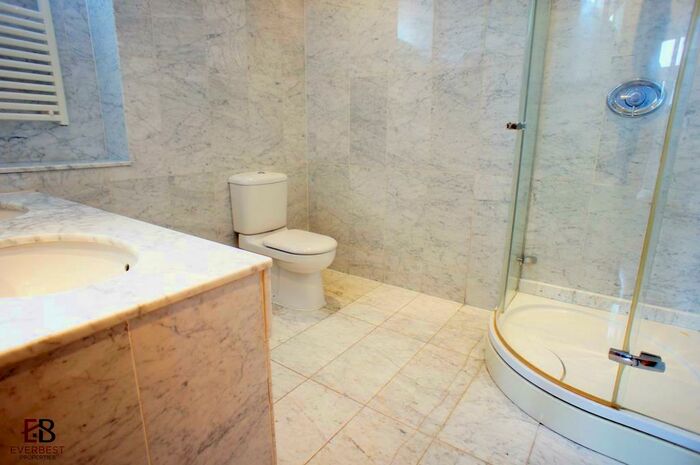 2 Bedroom Apartment To Rent In Gb Murton House, Grainger Street, Newcastle Upon Tyne, NE1