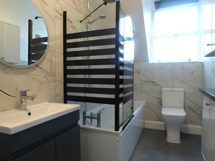 2 Bedroom Flat To Rent In Harold Road, SE19