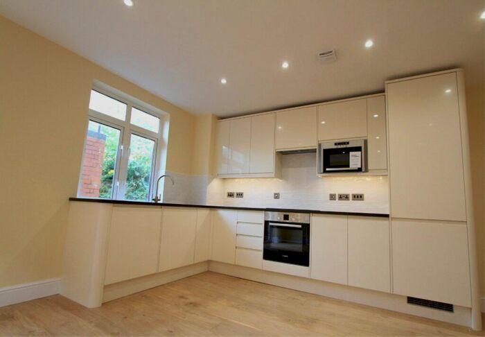 1 Bedroom Flat To Rent In Mercia House, South Bar Street, Banbury, Oxon, OX16
