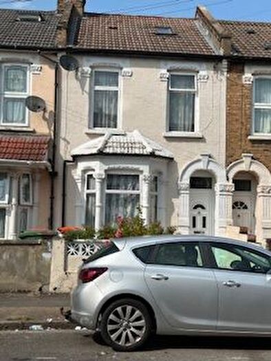 3 Bedroom Terraced House For Sale In St. Georges Square, London, E7