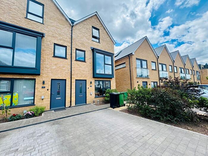 4 Bedroom Semi-Detached House To Rent In , The Linen Quarter, Castle Road, Bournemouth, BH9