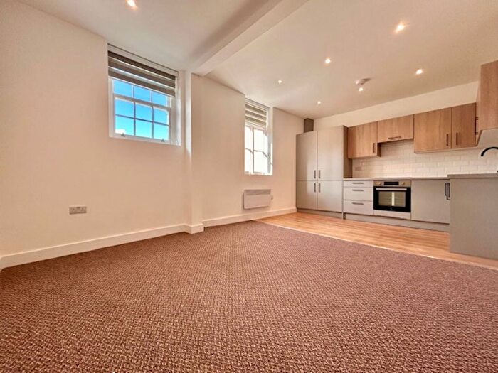 1 Bedroom Flat To Rent In High Street, Tonbridge, TN9