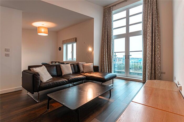 3 Bedroom Flat To Rent In Bittern House, Worsdell Drive, Gateshead, NE8