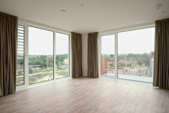 3 Bedroom Apartment To Rent In Apartment, The Kell, Gillingham Gate Road, Chatham Docks, Gillingham, ME4
