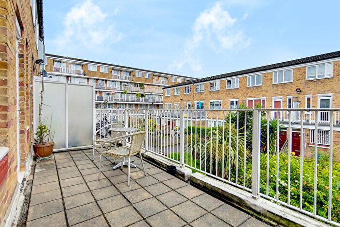 3 Bedroom Apartment To Rent In Lucey Way, Bermondsey, SE16