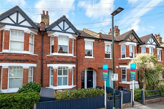 2 Bedroom Maisonette For Sale In Godstone Road, St Margarets, TW1