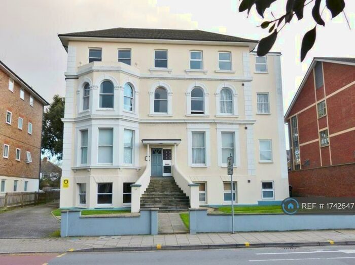 1 Bedroom Flat To Rent In Clyde House, Kingston Upon Thames, KT1