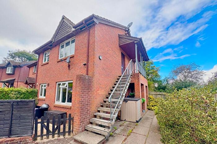 Studio For Sale In St. Peters Gardens, Wrecclesham, Farnham, Surrey, GU10
