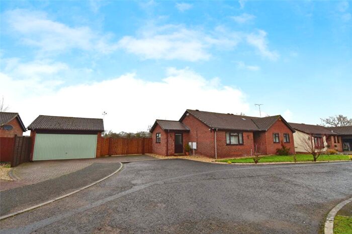 3 Bedroom Bungalow For Sale In The Spinney, Winslow, MK18