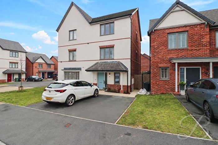 3 Bedroom Semi-Detached House For Sale In Lime Walk, Clay Cross, Chesterfield, S45