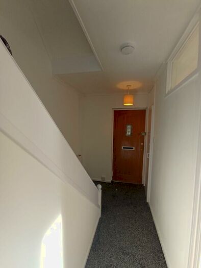 2 Bedroom Flat To Rent In Kelvin Gardens, Hamilton, ML3