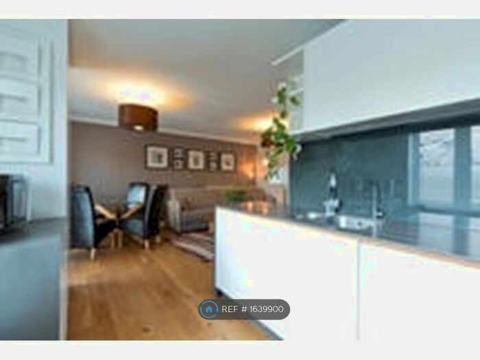 1 Bedroom Flat To Rent In Concorde Court, Windsor, SL4