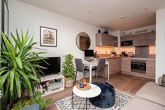 1 Bedroom Apartment For Sale In Edwin Street, London, E16