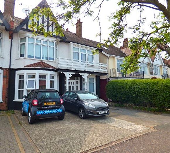 2 Bedroom Apartment To Rent In Crowstone Avenue, Westcliff On Sea, Westcliff On Sea, SS0