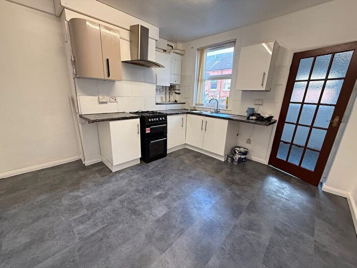 3 Bedroom Terraced House To Rent In Birkin Avenue, Nottingham, NG7