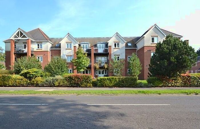 2 Bedroom Flat To Rent In Chandlers Ford, SO53