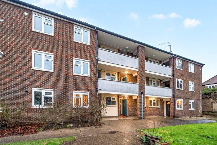1 Bedroom Flat For Sale In Brick Farm Close, Richmond, TW9