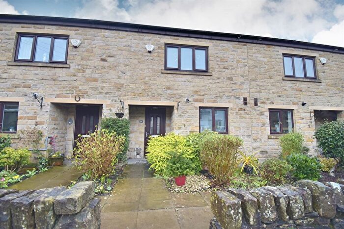 4 Bedroom Mews For Sale In Cotton Close, Whaley Bridge, High Peak, SK23