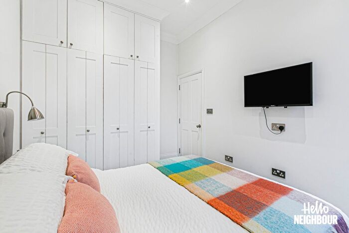 2 Bedroom Flat To Rent In Clapham Road, London, SW9