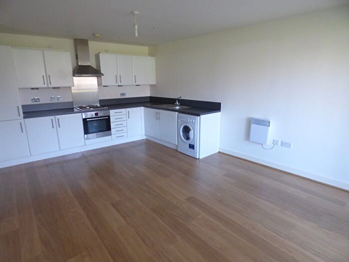 2 Bedroom Flat To Rent In Bray Court Meath Crescent, Bethnal Green, E2
