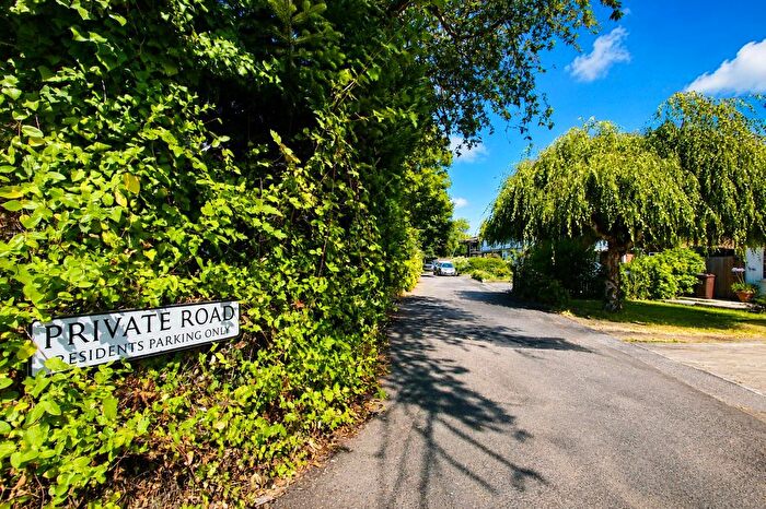 3 Bedroom Property For Sale In Riverside Close, Wallington, SM6