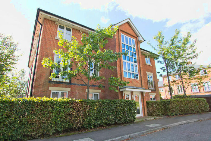 1 Bedroom Flat To Rent In Boundary Walk, Knowle, PO17