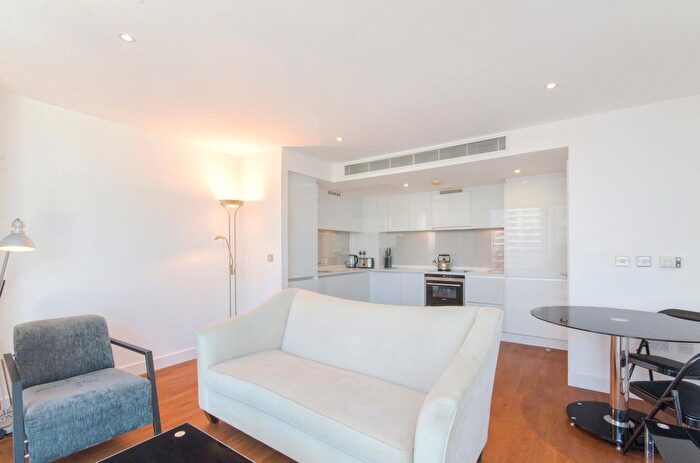 1 Bedroom Flat To Rent In Landmark East Tower, Marsh Wall, London, E14