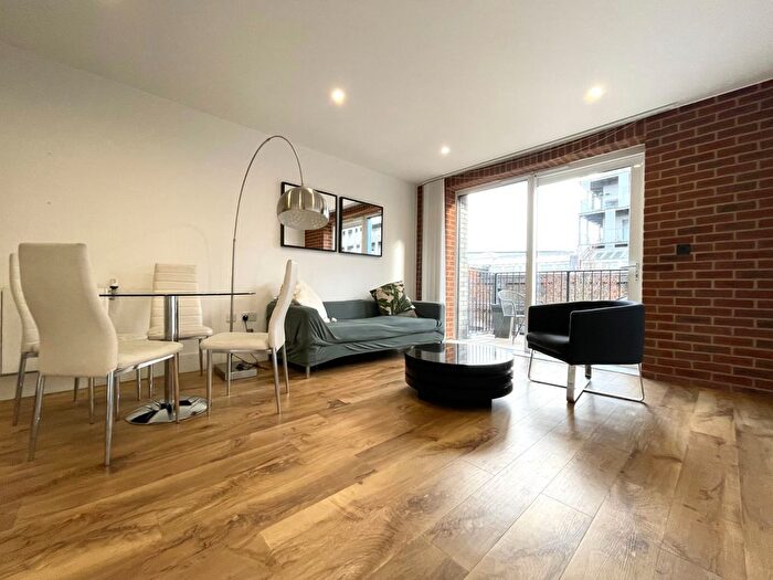 2 Bedroom Flat To Rent In Warehouse Court, Major Draper Street, Woolwich, London, SE18