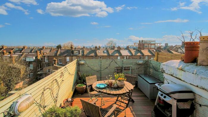 2 Bedroom Maisonette To Rent In St. John's Villas, Archway, London, N19