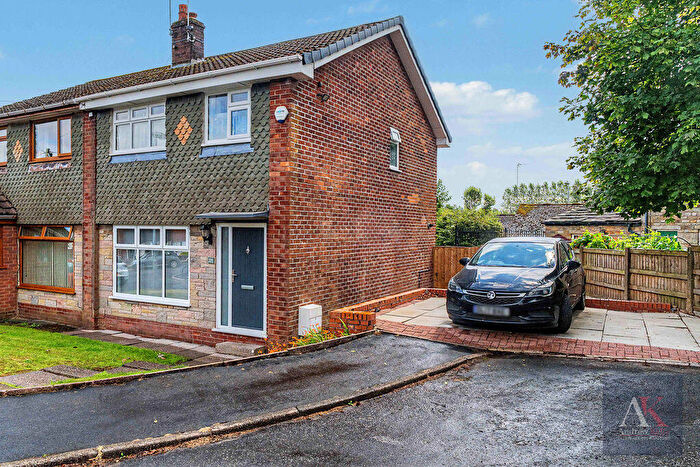 3 Bedroom Semi-Detached House For Sale In Newhouse Close, Wardle, OL12